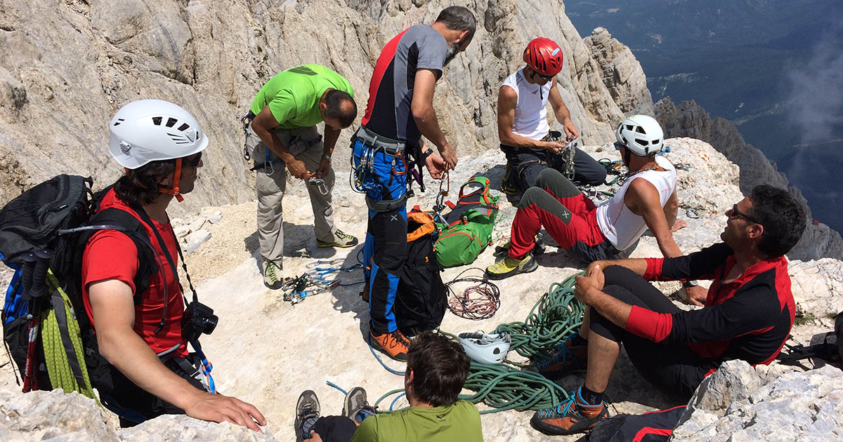 Corso Base di Alpinismo su Roccia. Allievi da Roma, Pescara, Bologna e L'Aquila hanno salito vari itinerari di roccia tra Corno Grande e Corno Piccolo al Gran Sasso