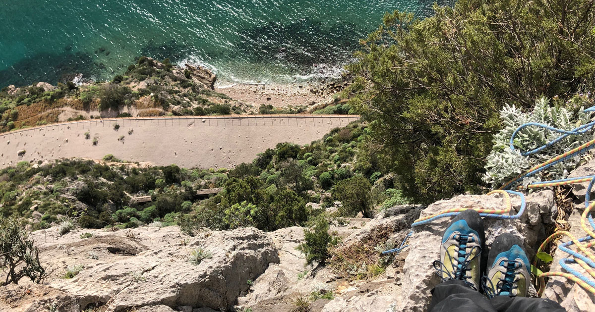 I Guerrieri della Luce, una via di 5 tiri sulla Grande Muraglia a Sperlonga, Gaeta. Una via Tradizionale sul mare.