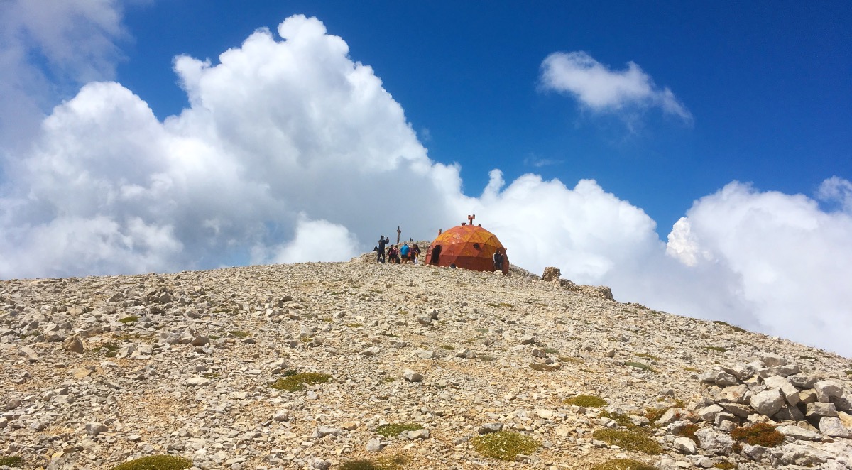 Due giorni sulla montagna madre con un bellissimo gruppo tra luoghi magici e storici della montagna abruzzese