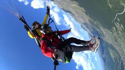 Parapendio, L'emozione del primo volo per Paola & Co