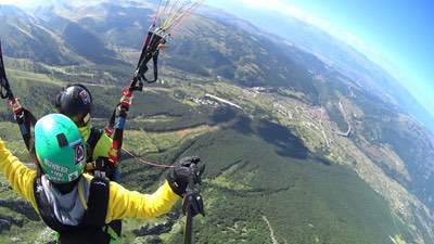 Parapendio, L'emozione del primo volo per Paola & Co