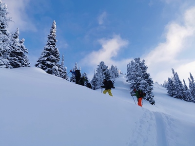 Sci alpinismo in Siberia in una valle magica