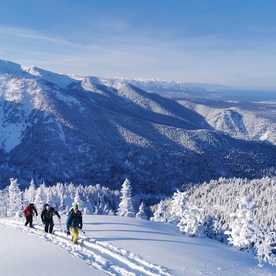 Sci alpinismo in Siberia in una valle magica