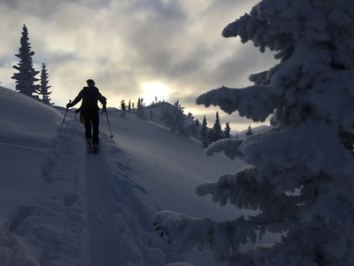 Sci alpinismo in Siberia in una valle magica