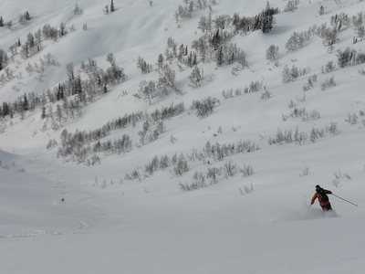 Sci alpinismo in Siberia in una valle magica