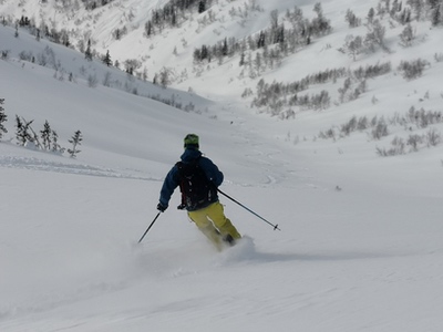 Sci alpinismo in Siberia in una valle magica