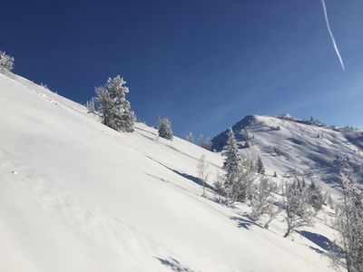 Sci alpinismo in Siberia in una valle magica