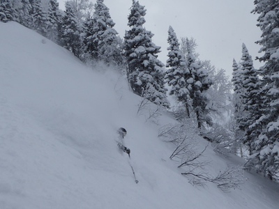 Sci alpinismo in Siberia in una valle magica