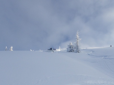 Sci alpinismo in Siberia in una valle magica