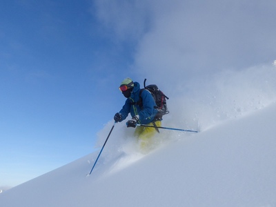 Sci alpinismo in Siberia in una valle magica