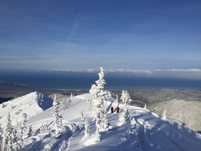 Sci alpinismo in Siberia in una valle magica