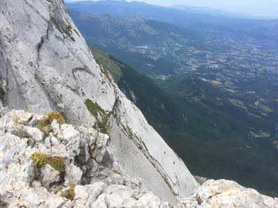 Salita al Monte Camicia sul massiccio del Gran Sasso