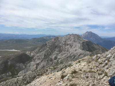 Salita al Monte Camicia sul massiccio del Gran Sasso