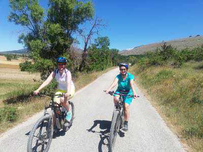 Dalla Russia alla scoperta dell'Abruzzo in e-bike