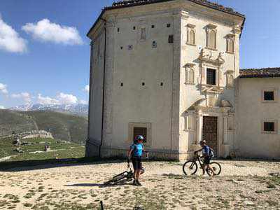 The wolf liar - un anello in bici tra i parchi d'Abruzzo