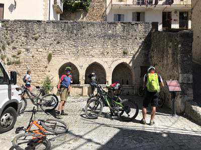 The wolf liar - un anello in bici tra i parchi d'Abruzzo