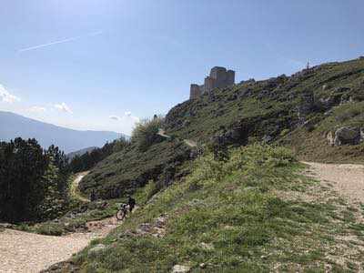 The wolf liar - un anello in bici tra i parchi d'Abruzzo