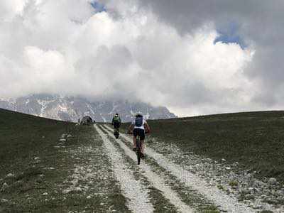 The wolf liar - un anello in bici tra i parchi d'Abruzzo