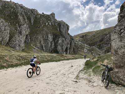 The wolf liar - un anello in bici tra i parchi d'Abruzzo