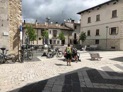 The wolf liar - un anello in bici tra i parchi d'Abruzzo