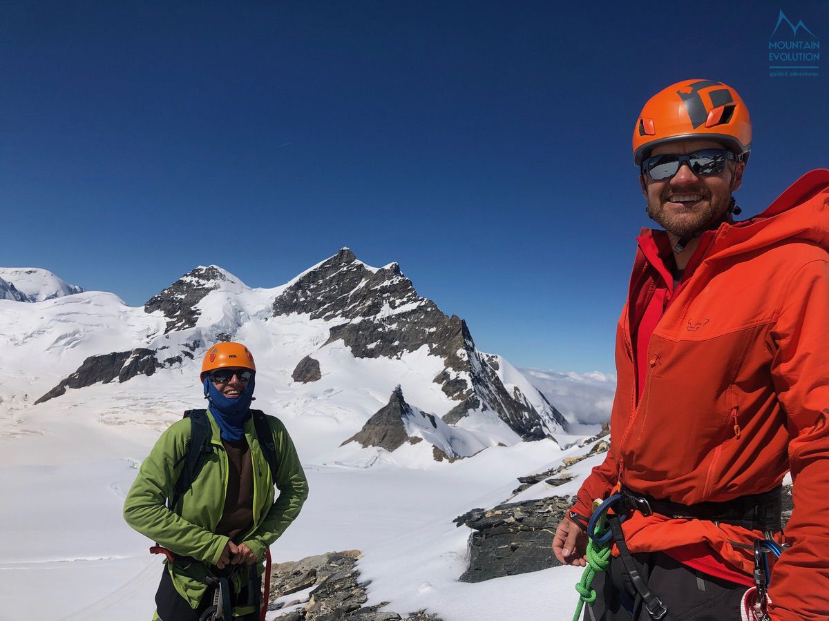 In Oberland per la salita del Mönch e dello Jungfrau a lezione di gradinamento.