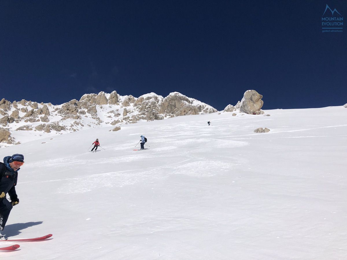 Un viaggio dalla Francia per sciare in Abruzzo, tra Maiella, Gran Sasso e una stagione invernale quasi senza neve.