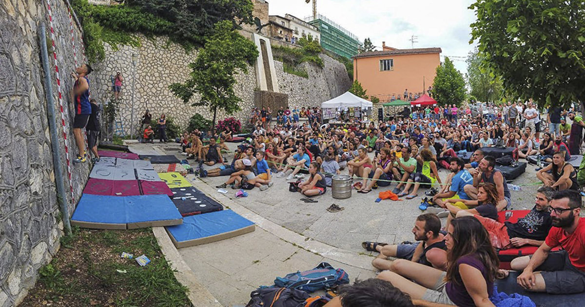 Street boulder e Trail della Rocca a Calascio, uno dei luoghi più belli e fotografati d'Italia. è stata una bellissima festa.