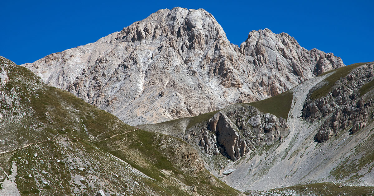 Salire in vetta al Gran Sasso.