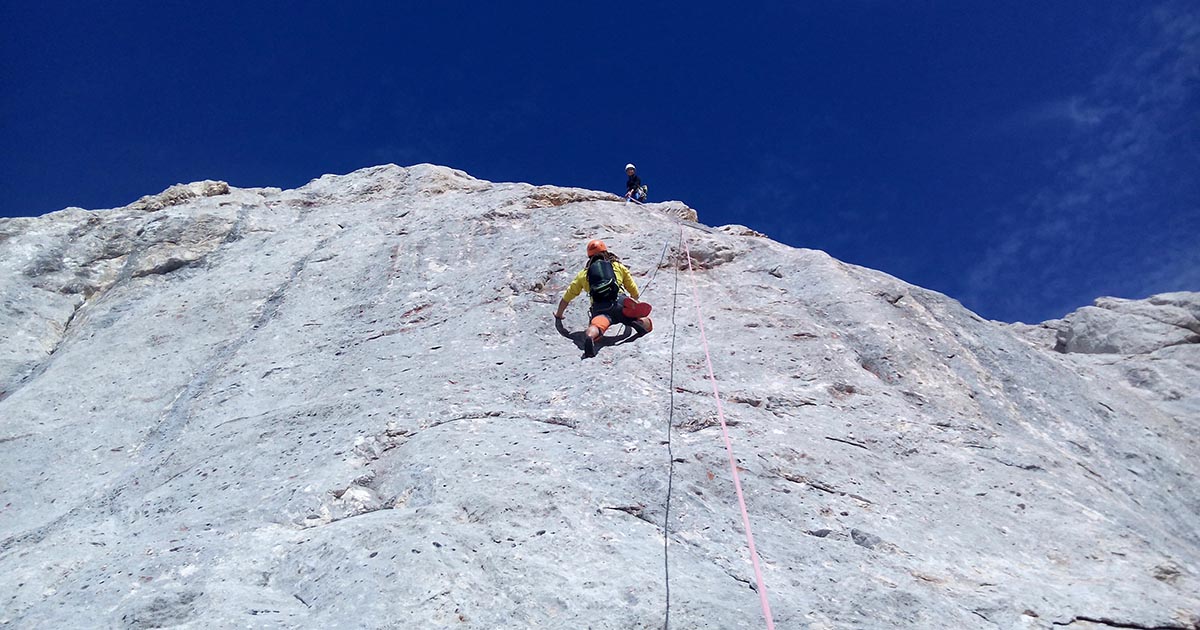 Se ti piace arrampicare il Gran Sasso è la tua meta estiva. Arrampicatore sportivo, boulderista, alpinista classico e alpinista evoluto.