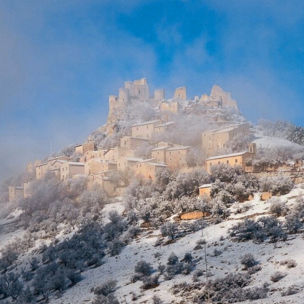 Godere del tramonto dalla Rocca di Calascio